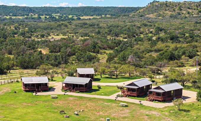 Fredericksburg Cabin | Enchanted Rockview Cabins | 6 Beds | Firepit