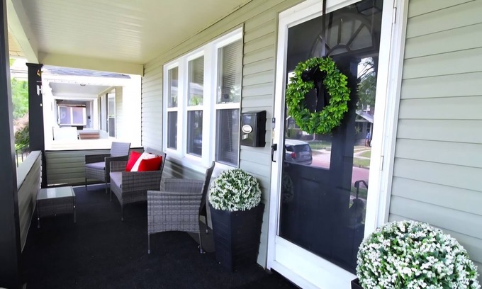 Toledo House | Enchanting 3-bedroom house with AC in Toledo.