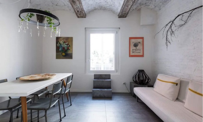 Old Town Apartment | Enchanting apartment next to Osteria Francescana in Modena, with Wi-Fi