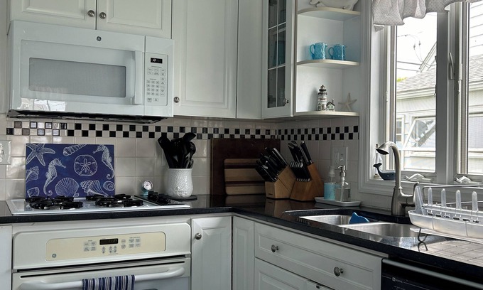 Devon House | Enchanting Beach Cottage with Water Views - Private Beach and Boardwalk