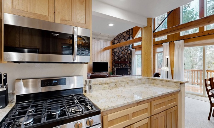 Klamath Falls Ski Chalet | Enchanting chalet with creek views, heated pool, sauna & trails - dog-friendly