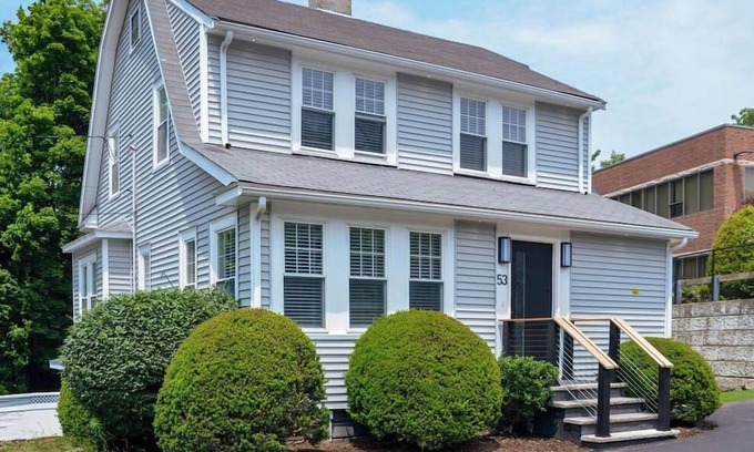 Stoneham House | Enchanting Hidden Door Escape