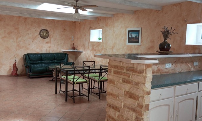 Laparrouquial Apartment | Enchanting location Gîte 2 Pers de 70 M2