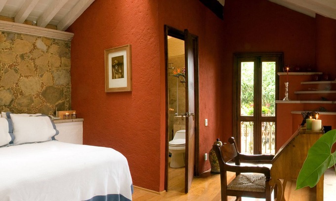 Ichupio Villa | Enchanting Oasis secluded sanctuary with panoramic views 2 story guest suite