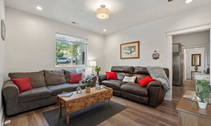 Ogden House | Enchanting Ogden Cottage (N)