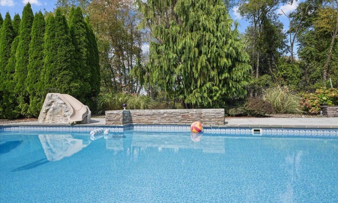 Warwick House | Enchanting Paradise with Pool & Hot Tub