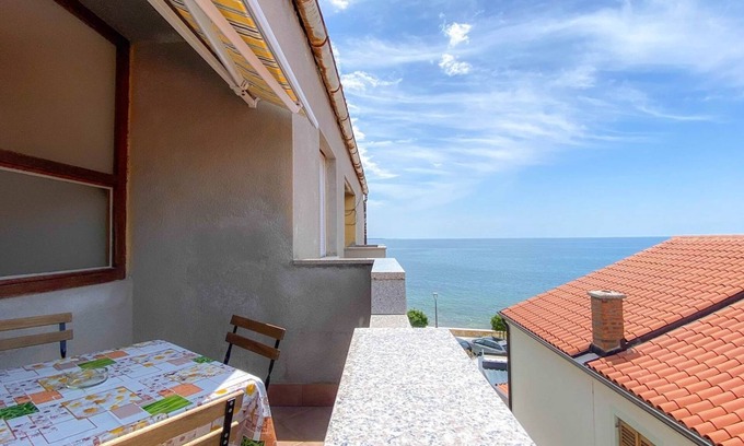 Novigrad Apartment | Enchanting sea view and only 20 metres to the beach