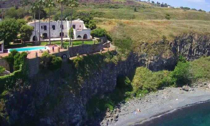 Costa Saracena-Castelluccio Villa | Enchanting Villa, with private pool and enchanting views of Etna Vulcano
