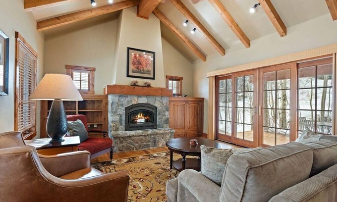 Tamarack Resort Cottage | Encore Ski Cottage - Ski In/Ski Out Cottage with Private Hot Tub