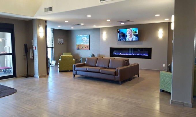 Grande Prairie Hotel | Encore Suites by Service Plus Inns