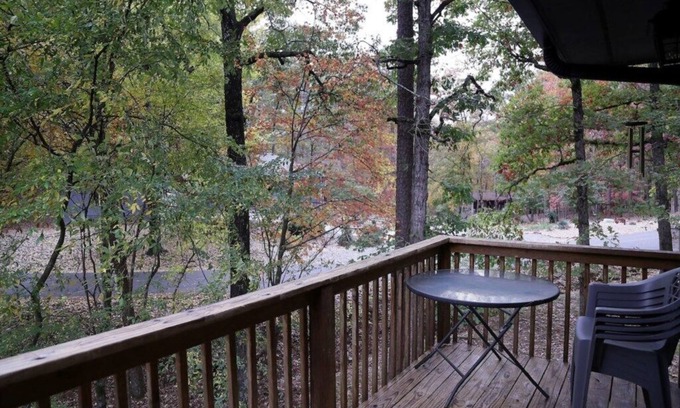 Hot Springs Village House | End Unit Retreat near Lake DeSoto