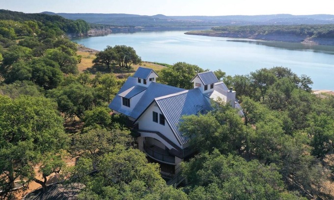 Oatmeal House | Endless Shores on Lake Travis - Our dock is on the main body so truly waterfront