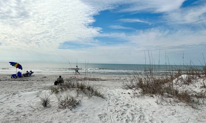 Seminole Condo | Endless Summer on the Beach