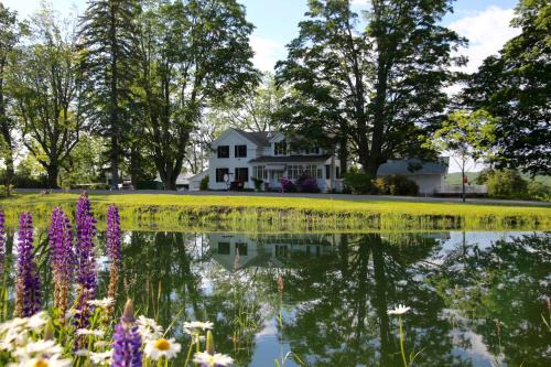 Newfield Bed & Breakfast | Enfield Manor Bed&Breakfast and Vacation Rental