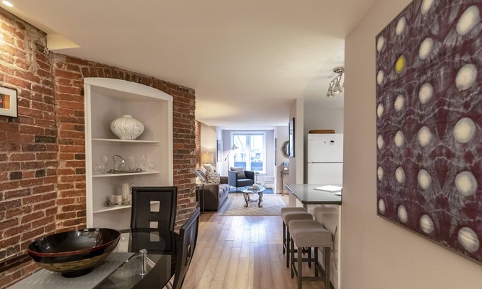 Capitol Hill Apartment | Enjoy a classic Capitol Hill experience just 5 blocks from the seat of power.