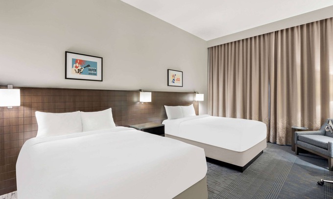 Bee Cave Resort | Enjoy a Hassle-Free Stay! 3 Posh Units, Close to Bee Cave Sculpture Park