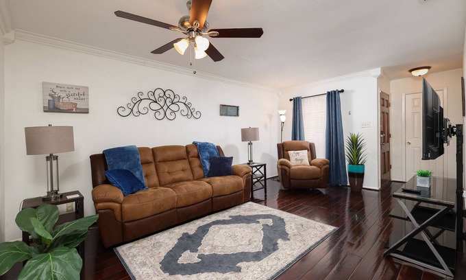 West San Antonio House | Enjoy a Peaceful Get-Away - Self check -in