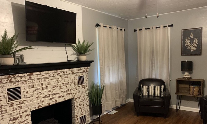 Owensville House | Enjoy a small town stay at The Brick Cottage in Owensville!