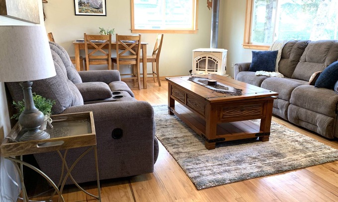 Dayton House | Enjoy a stay at the private, newly-remodeled Cowboy Cottage in Dayton, Wyoming.