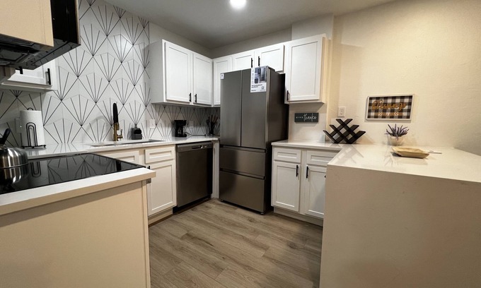 Midtown Apartment | Enjoy a stylish experience at this centrally-located place
