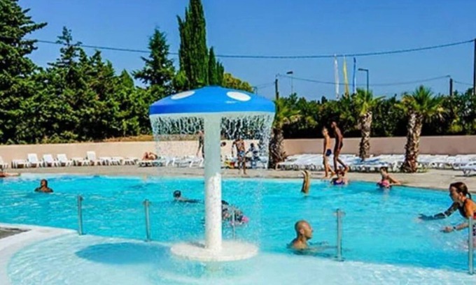 Lunel House | Enjoy a sunny stay in our comfortable 4-person mobile home