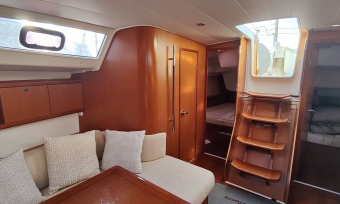 Inner Harbor Boat Rental | Enjoy all that Baltimore inner harbor has to offer