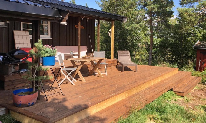 Lardal Municipality House | Enjoy an active vacation on Omholtfjell in this cozy cabin.