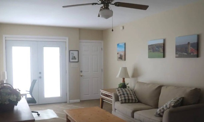 Wagontown Apartment | Enjoy beautiful Sunsets in a well appointed Suite