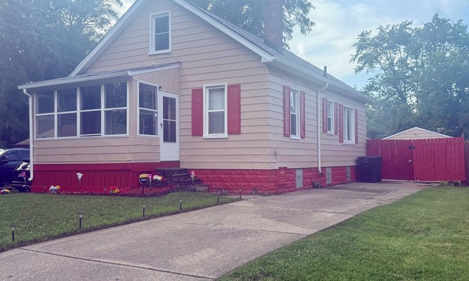 Detroit House | Enjoy Detroit’s Luxury Arcade Funhouse Getaway 3