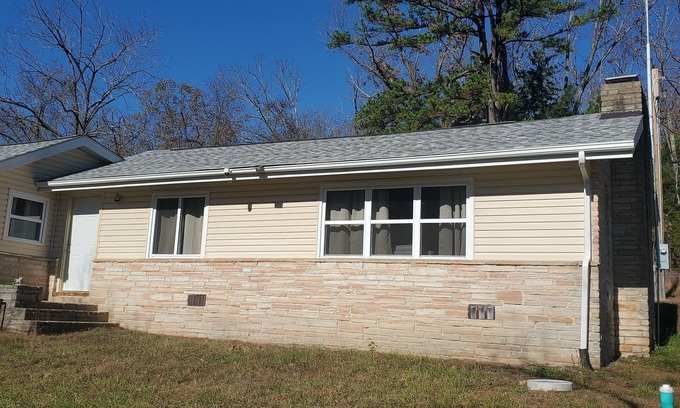 Davisville House | Enjoy Dry Creek: a 3-bedroom house offering escape from civilization