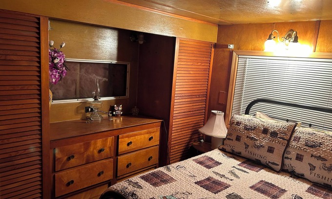 Frametown House | Enjoy Elk River kayaking, fishing or explore Elk River Rail Trail in Frametown.