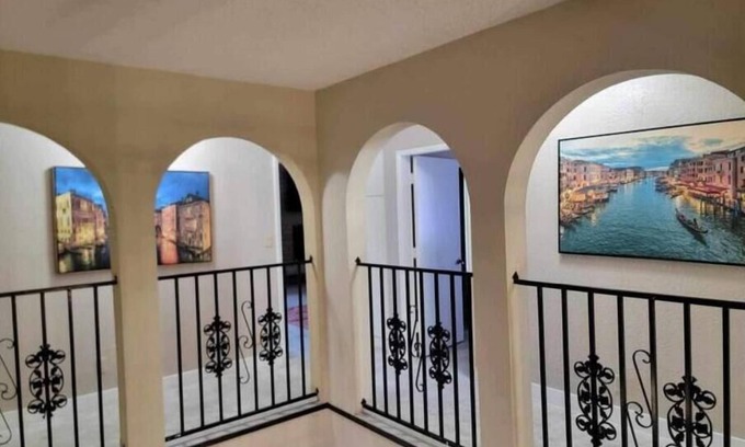 Sunrise Manor House | Enjoy Las Vegas Views-6BR/Poolnn