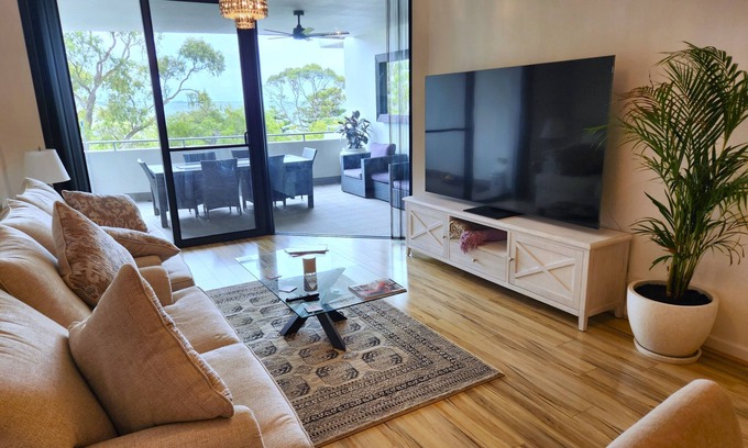 Rockingham Apartment | Enjoy life luxuries with this coastal getaway