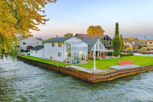 Harrison Township House | Enjoy Our Lakefront Paradise