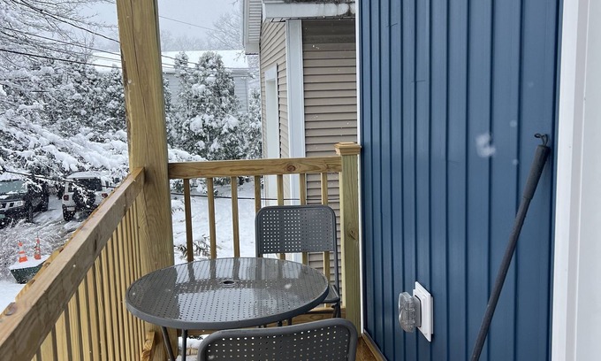 Winooski Apartment | enjoy our newly constructed in-law apartment close to downtown accommodations