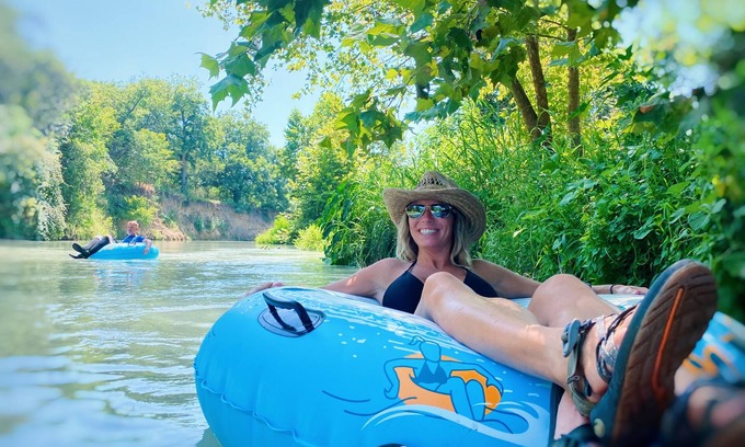 Prairie Lea Cabin | Enjoy the beautiful San Marcos River in this new, nice and comfy cabin!