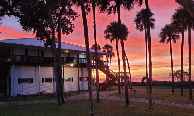 Spring Hill House | Enjoy the summer at the best beach house βοΈπ΄πποΈβ΅