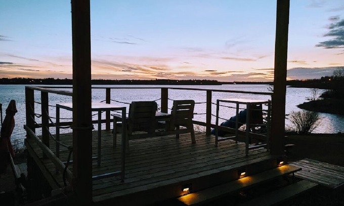 Manitoba Cabin | Enjoy the Winter Wonderland on Private Waterfront property