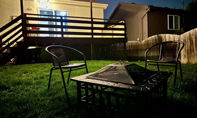Omaha House | Enjoy this freshly furnished West Omaha house with space for up to 8 guests