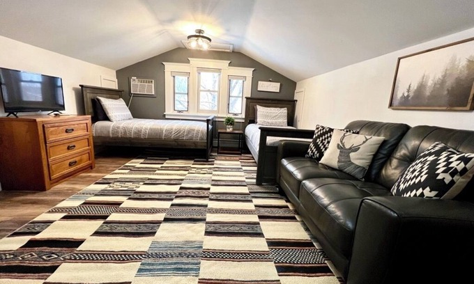 Ouray Condo | Enjoy this Private & Centrally Located 2 bed/2 bath Loft