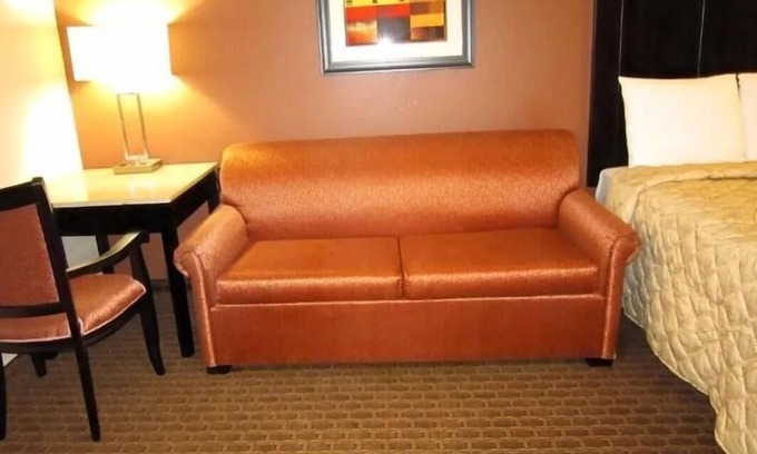 Monmouth Junction Hotel | Enjoy Free Breakfast at Red Carpet Inn and Suites Monmouth | 2 Units