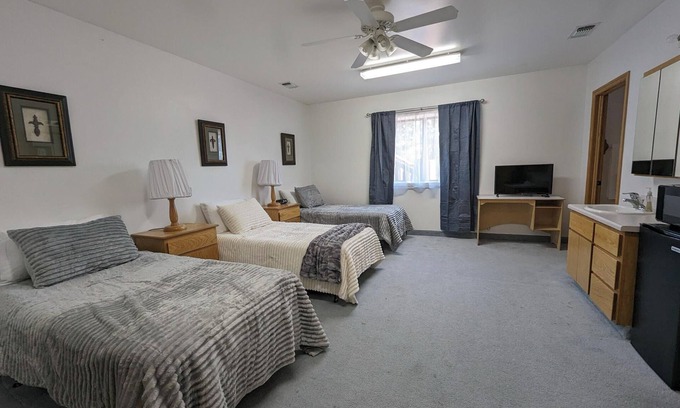 Hot Springs Cabin | Enjoyable Triple Room - Room 131