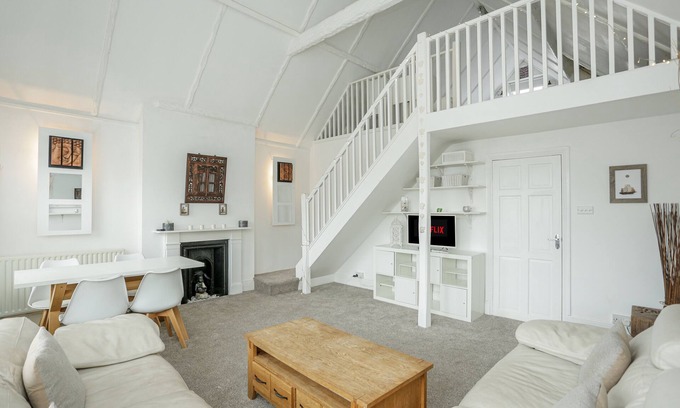 Westgate-on-Sea Apartment | Enormous Luxury Retreat , Perfect for Family & Business