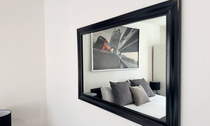 Lower Edmonton Bed & Breakfast | Ensuite Deluxe Room with Shower