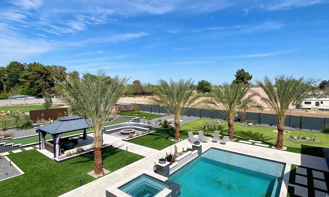 Chandler House | Entertainers Paradise! - Events and Stays! - Resort Vibes - Pool n Spa - Games!