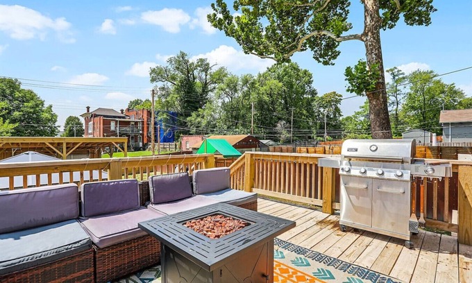 St. Louis House | Entertainment Oasis: Spa, Game Room & Playground