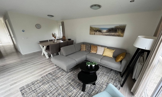 Municipality of Hellevoetsluis Ski Chalet | Enticing chalet Beachside
