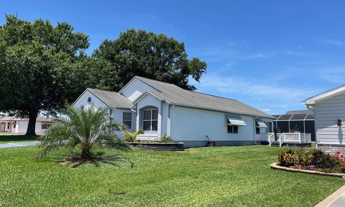 Del Mar House | Entire 3 Bedroom Home in The Villages - Sleeps 10