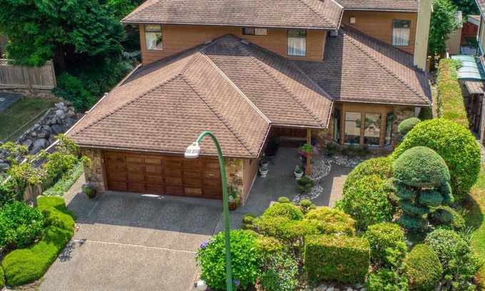 Edgemont House | Entire 3br luxury house with 2 King & 2 TwinXL beds with Private Japanese garden