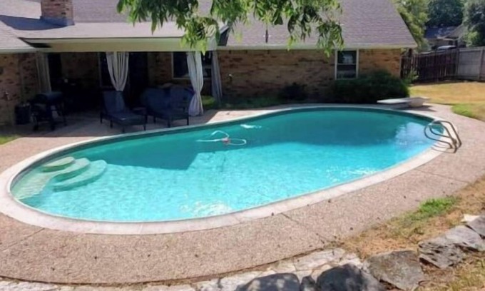 Cleburne House | Entire 4BR Home + Private Pool – Family Friendly, Sleeps 8